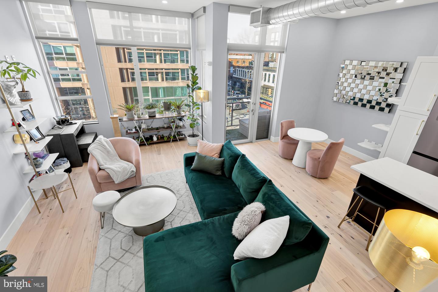 1390 V St NW #303