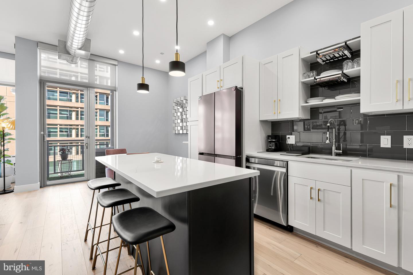 1390 V St NW #303