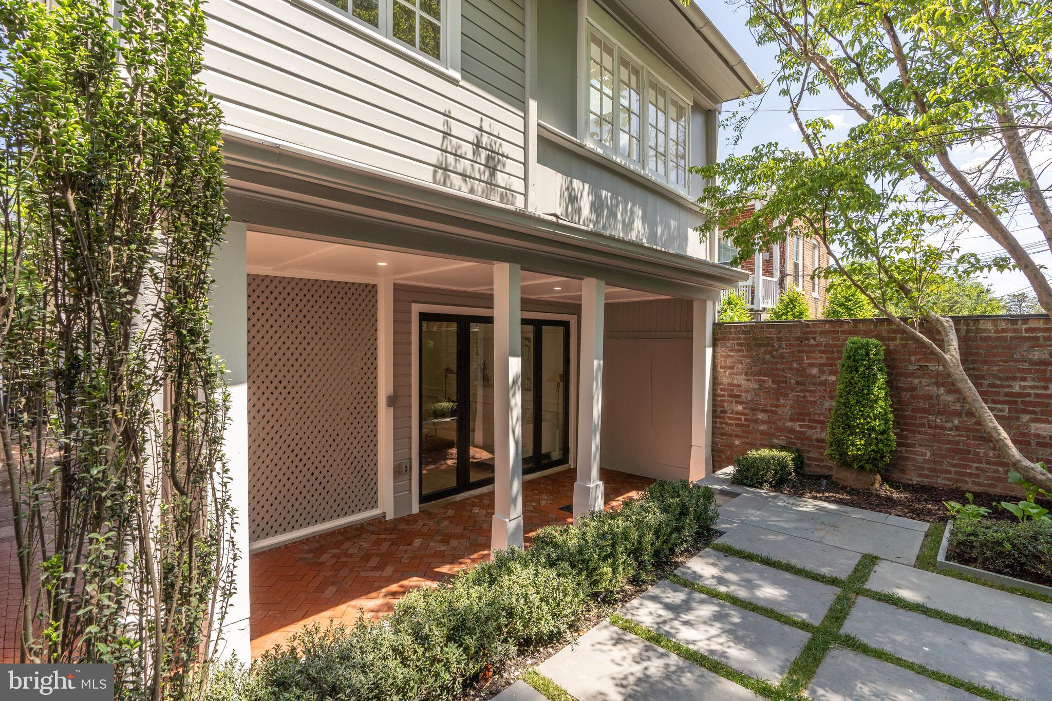 3328 N St NW