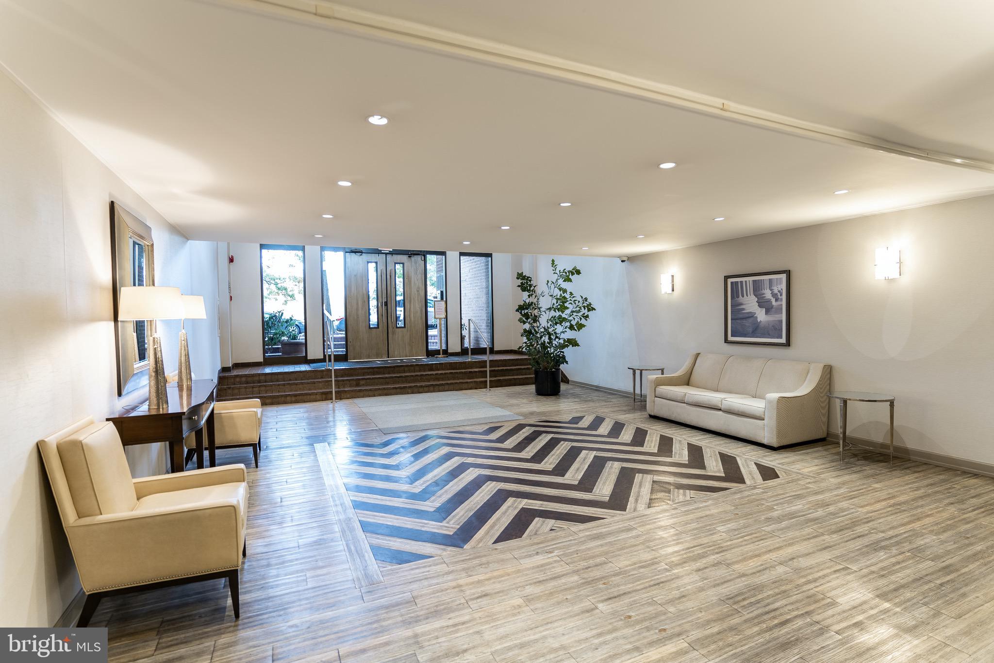 1001 26th St NW #807