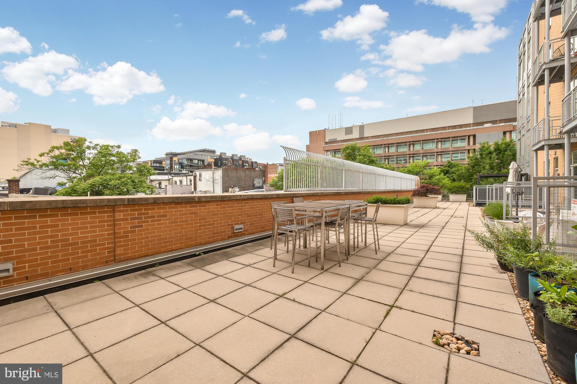 1390 V St NW #421