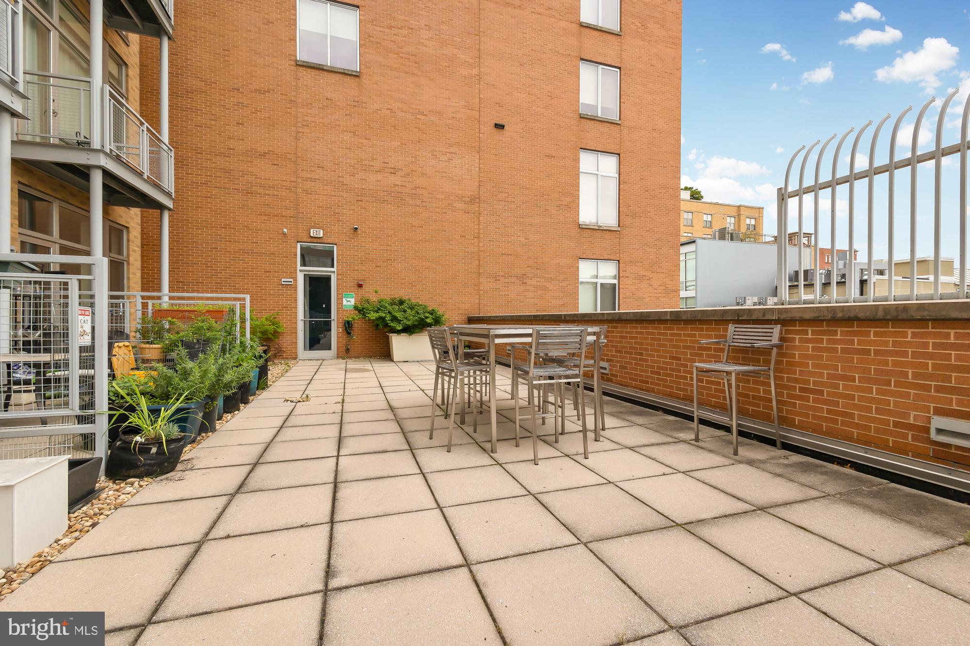 1390 V St NW #421