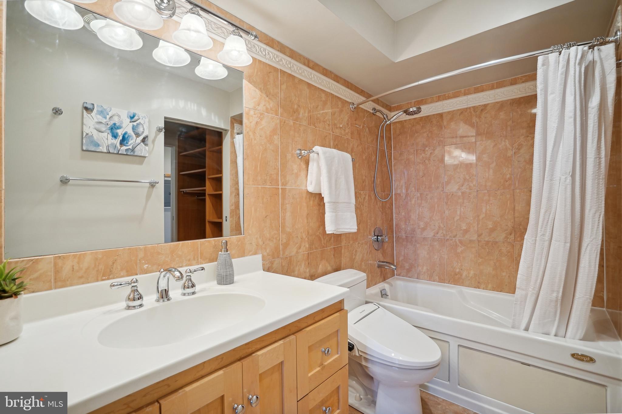 1301 20th St NW #1007