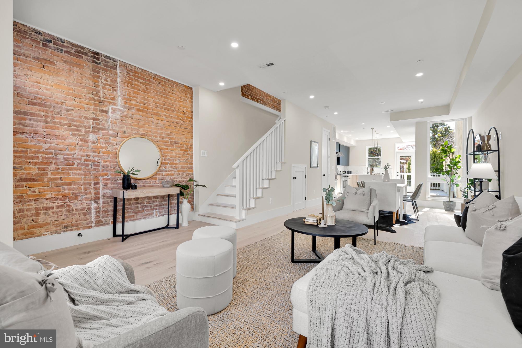 304 T St NW