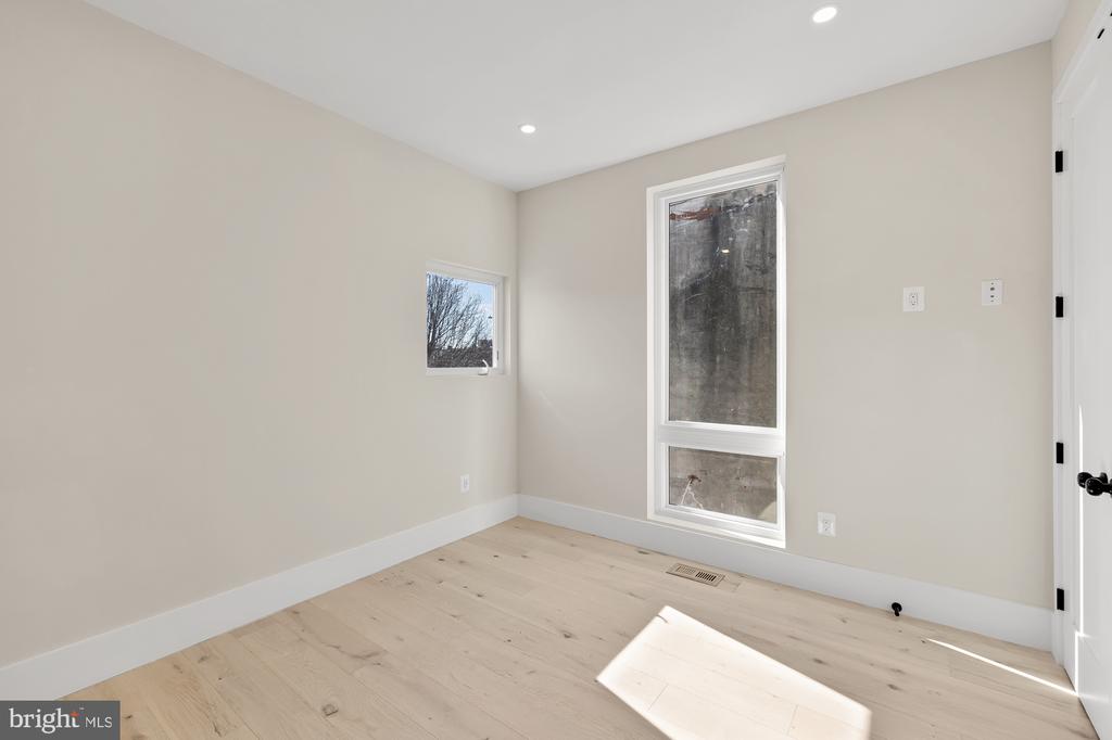 304 T St NW