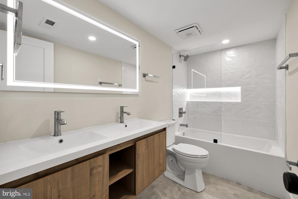 304 T St NW