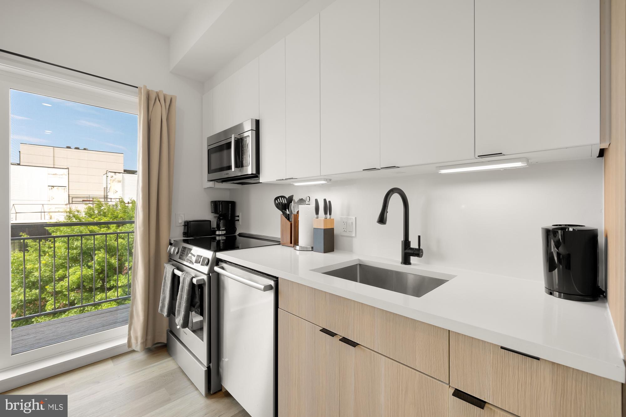 14 P St NW #403