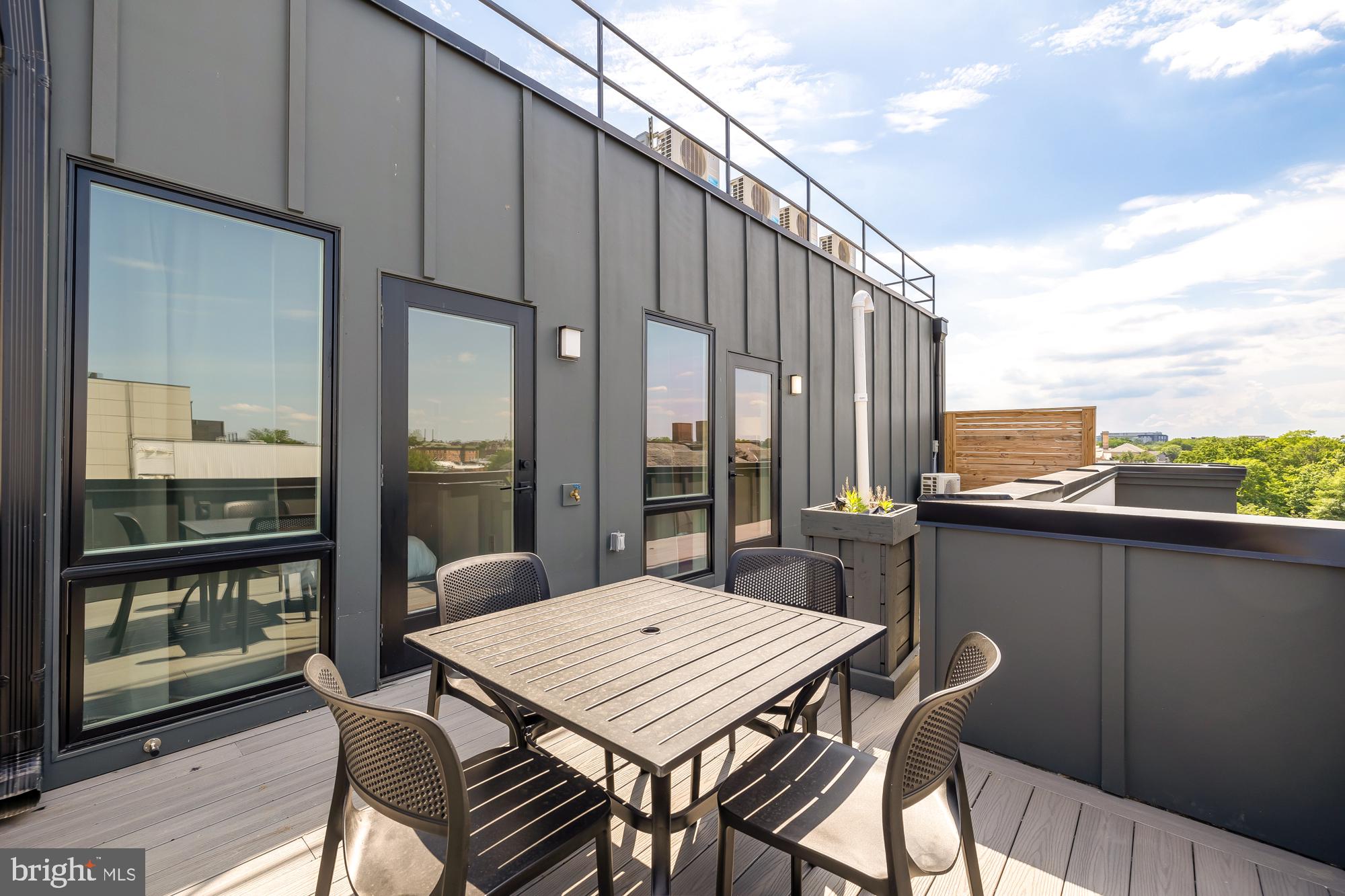 14 P St NW #403