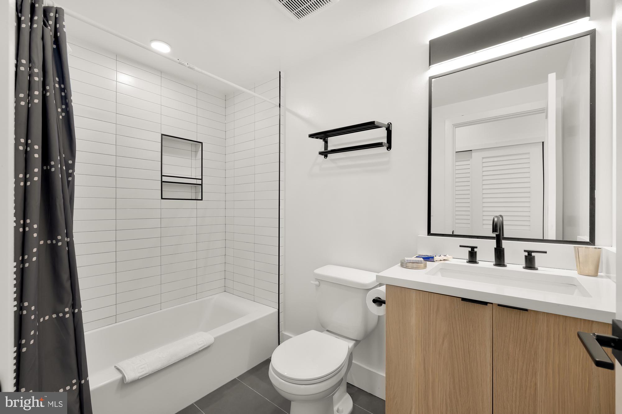 14 P St NW #403