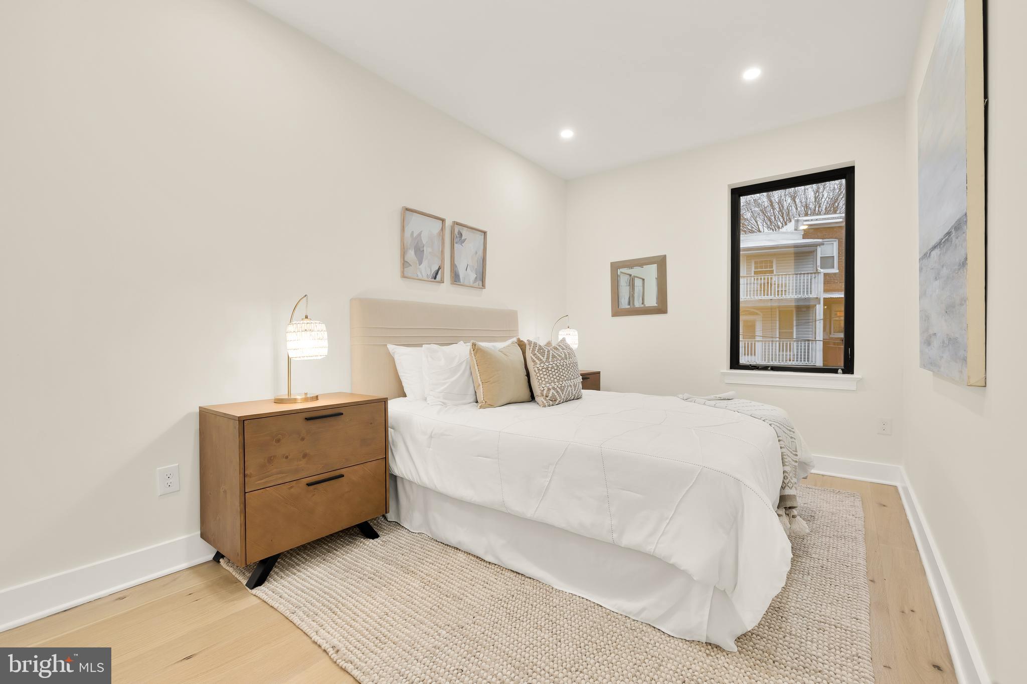 147 Adams St NW