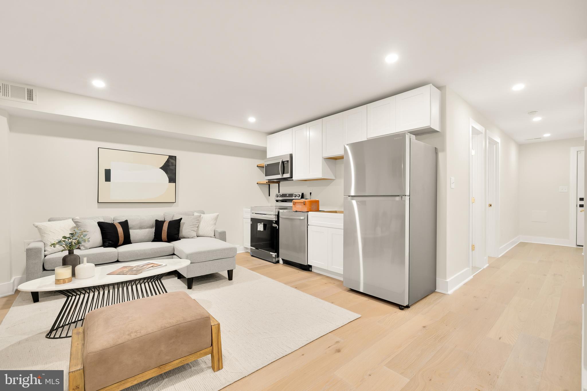 147 Adams St NW