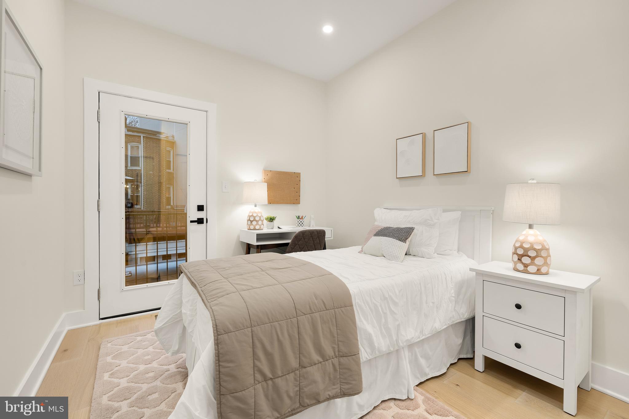 147 Adams St NW