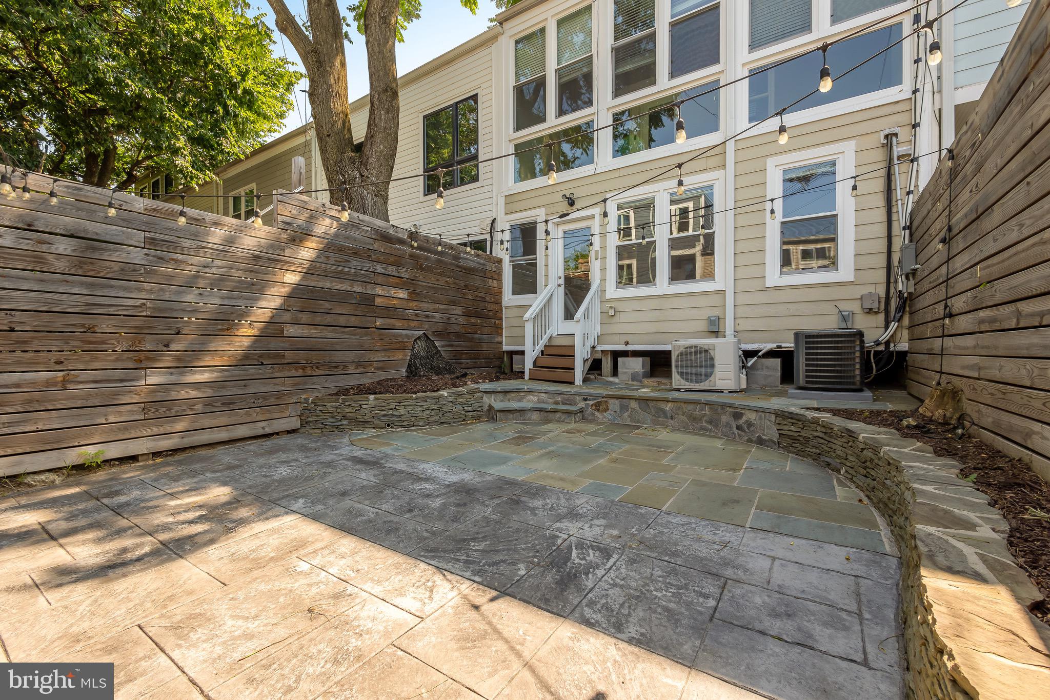 1237 Carrollsburg Pl SW