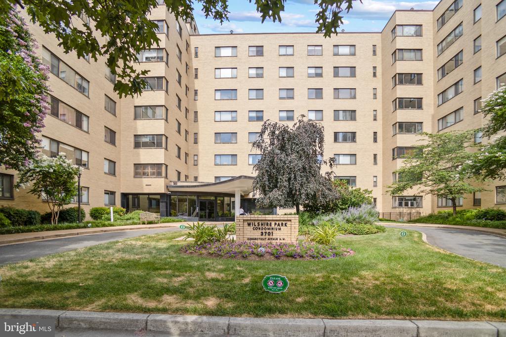 3701 Connecticut Ave NW #112