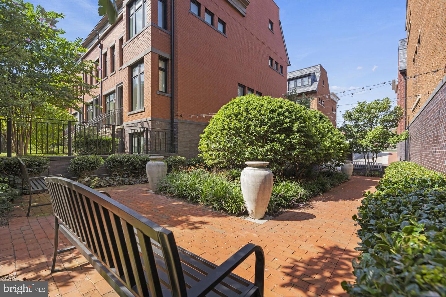 1324 E St SE #205