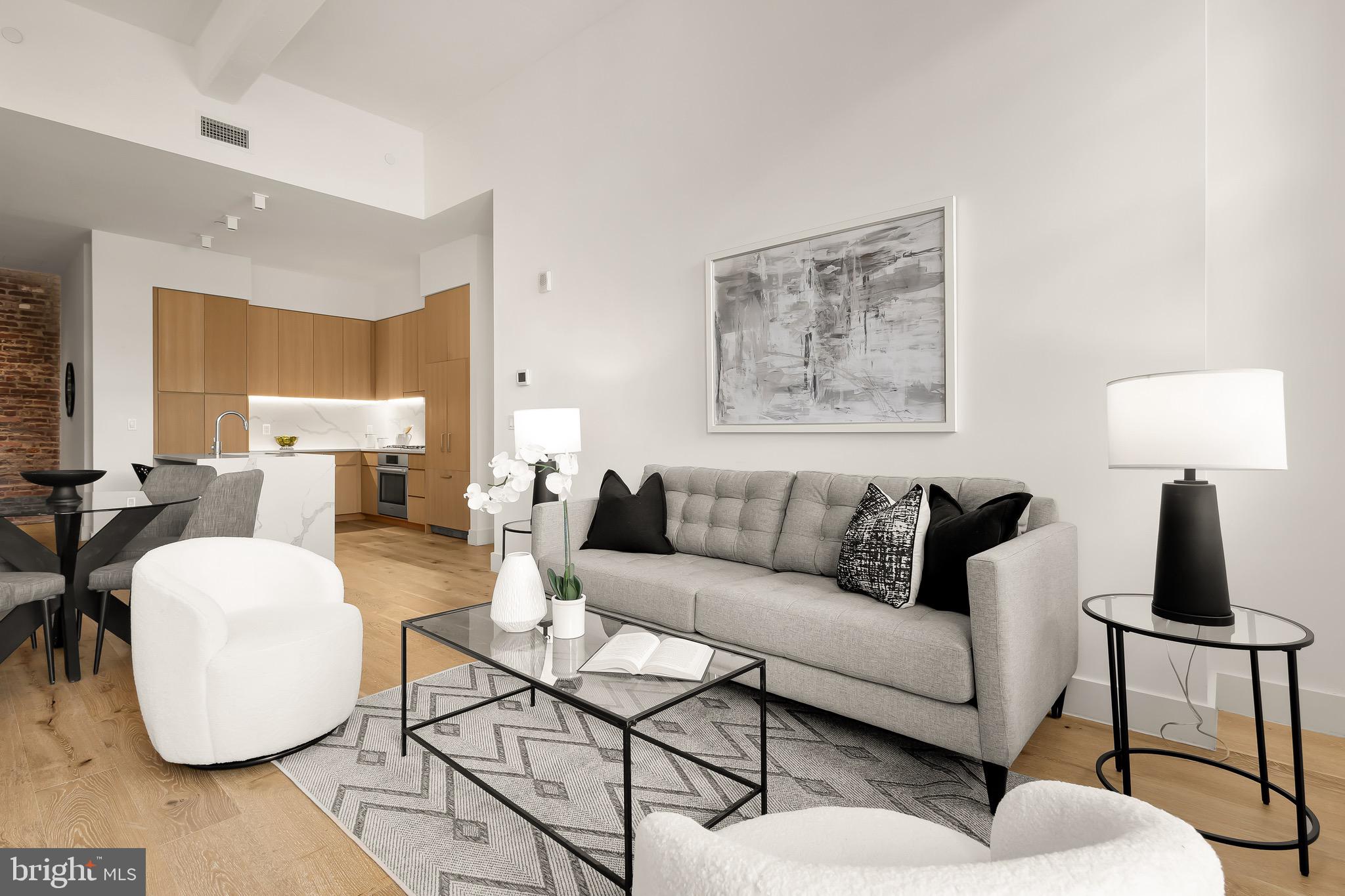 1324 E St SE #205