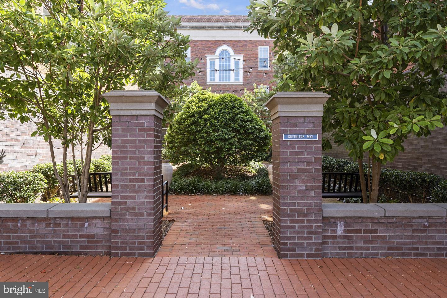 1324 E St SE #205