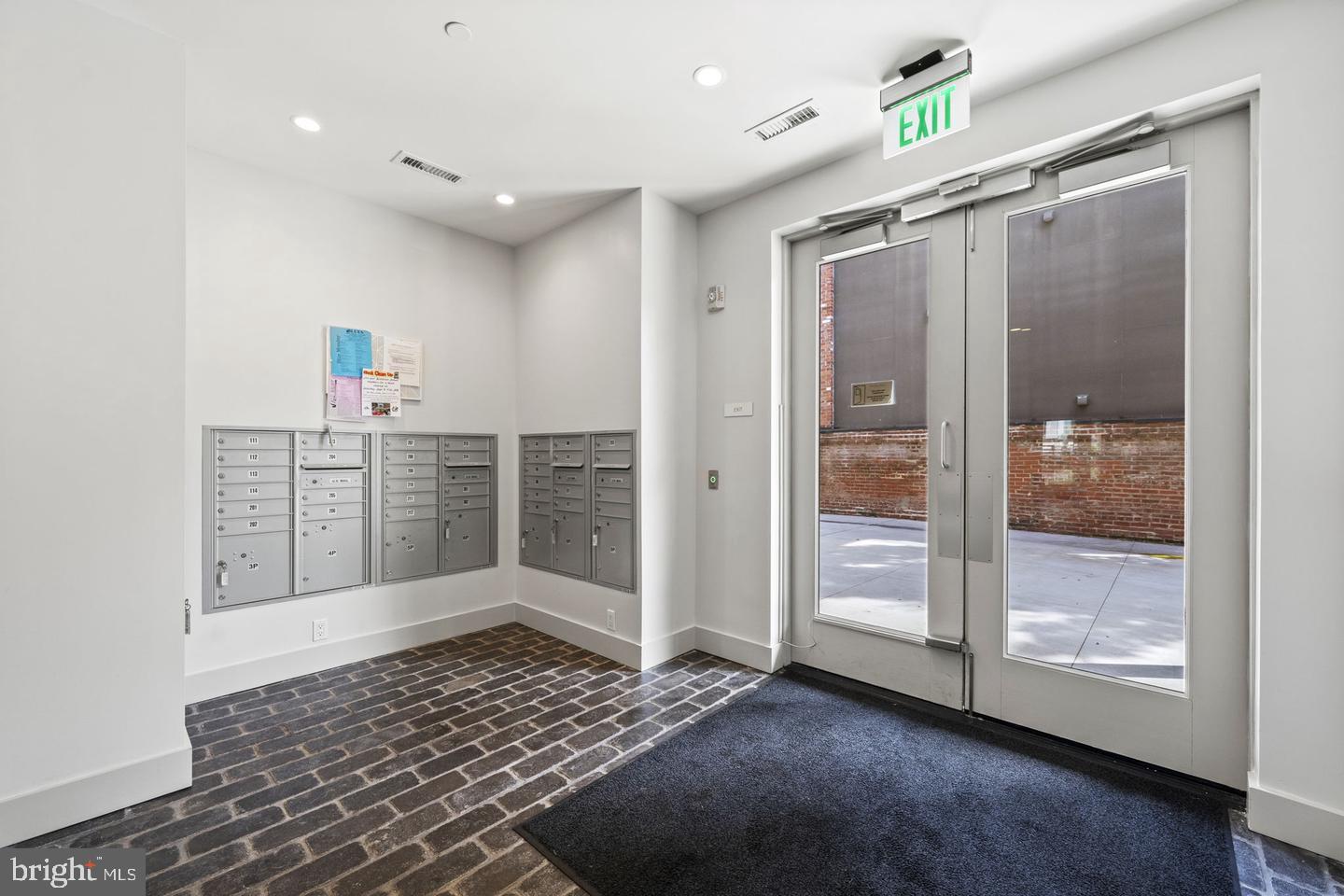1324 E St SE #205
