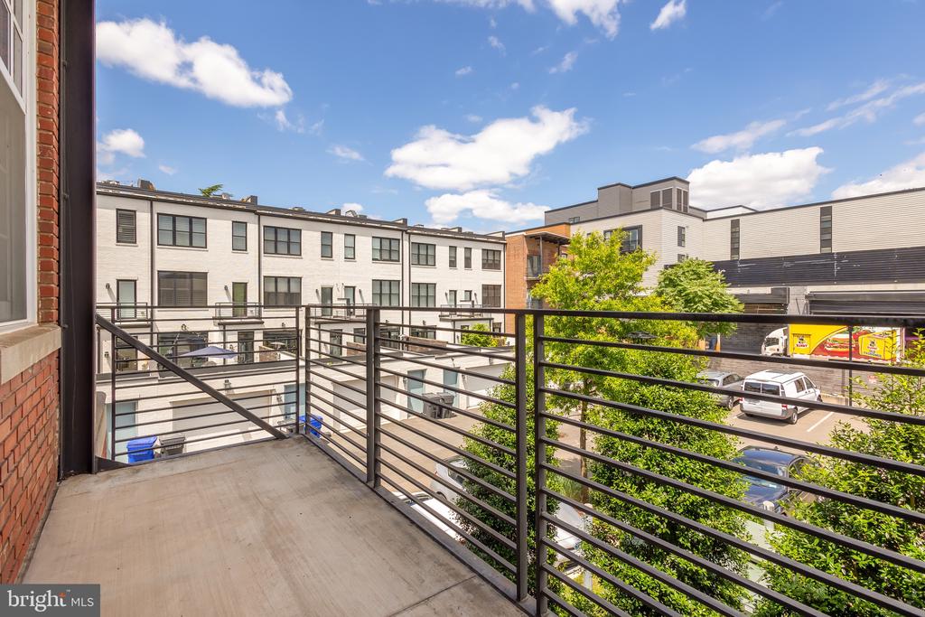 1324 E St SE #205