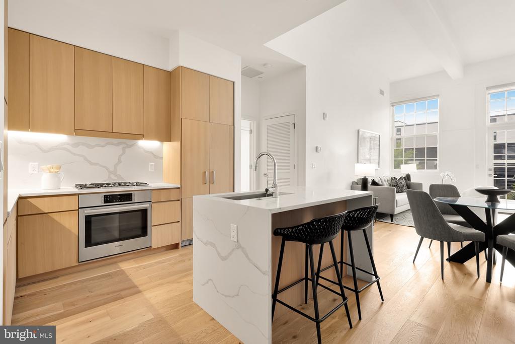1324 E St SE #205