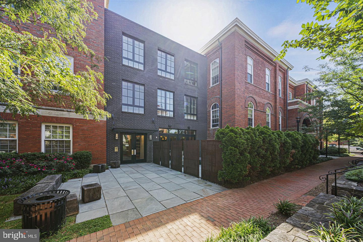 1324 E St SE #205