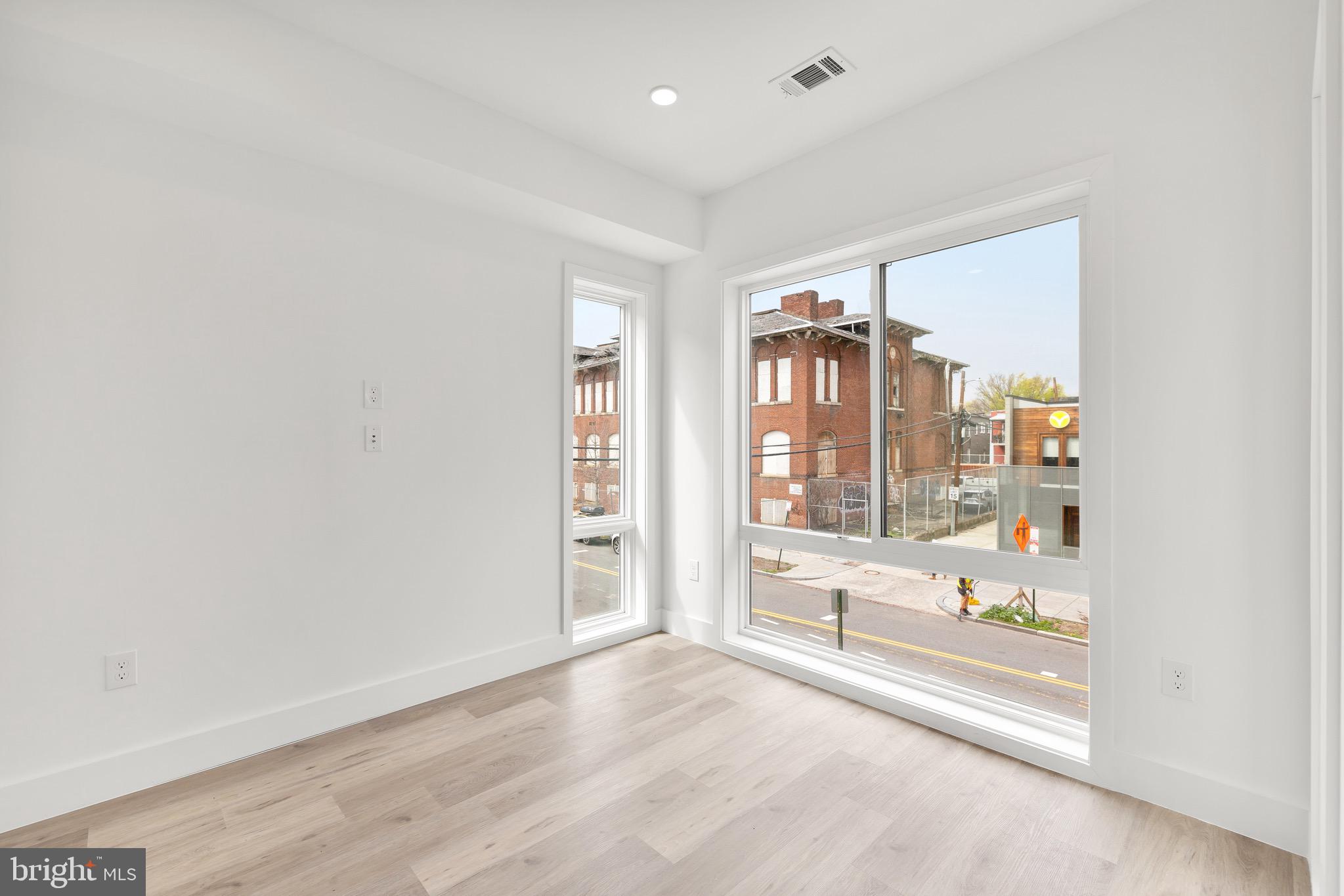 14 P St NW #203