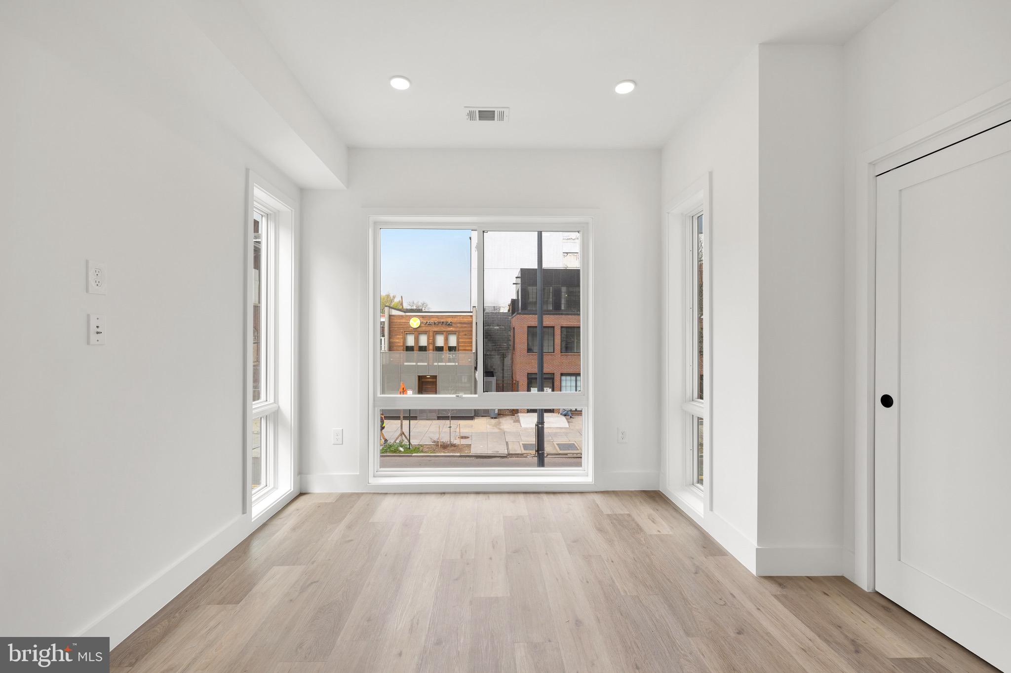 14 P St NW #203