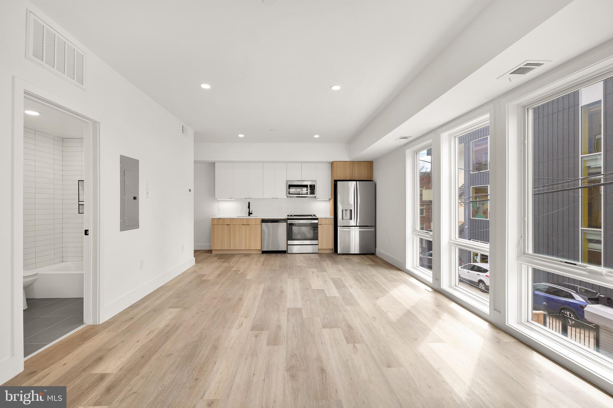 14 P St NW #203