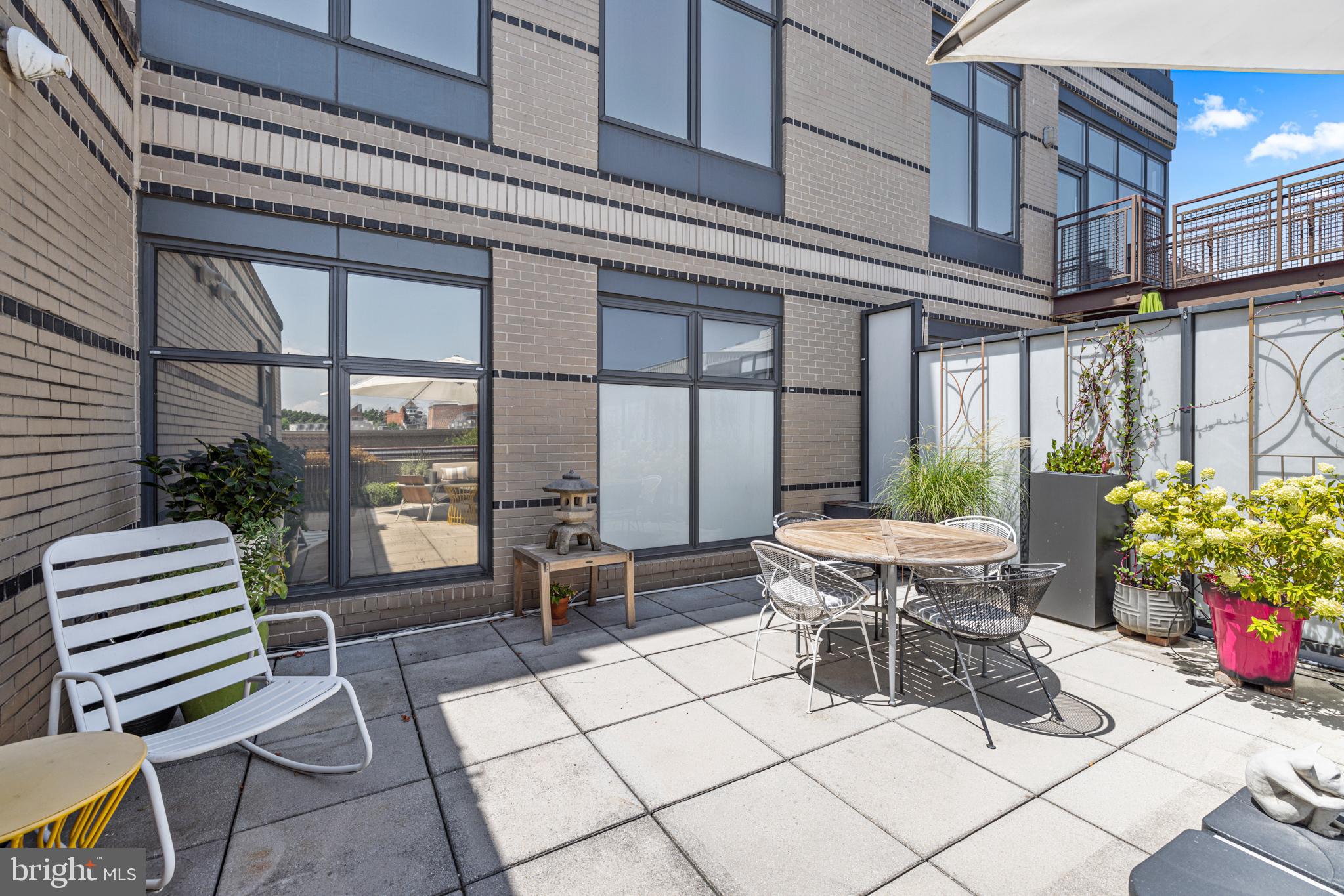 1413 P St NW #402