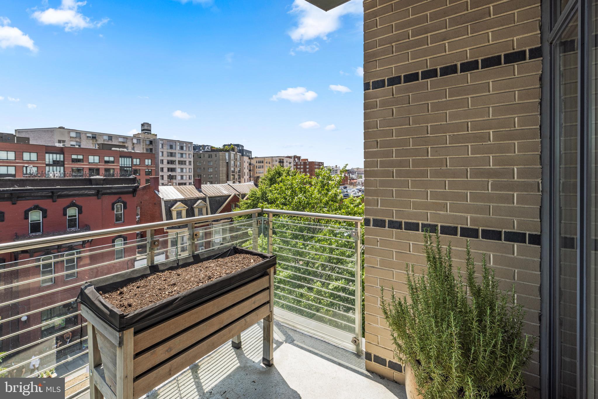 1413 P St NW #402