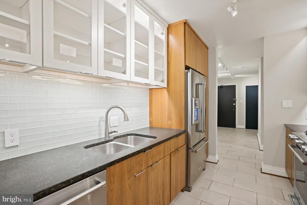 4701 Connecticut Ave NW #109