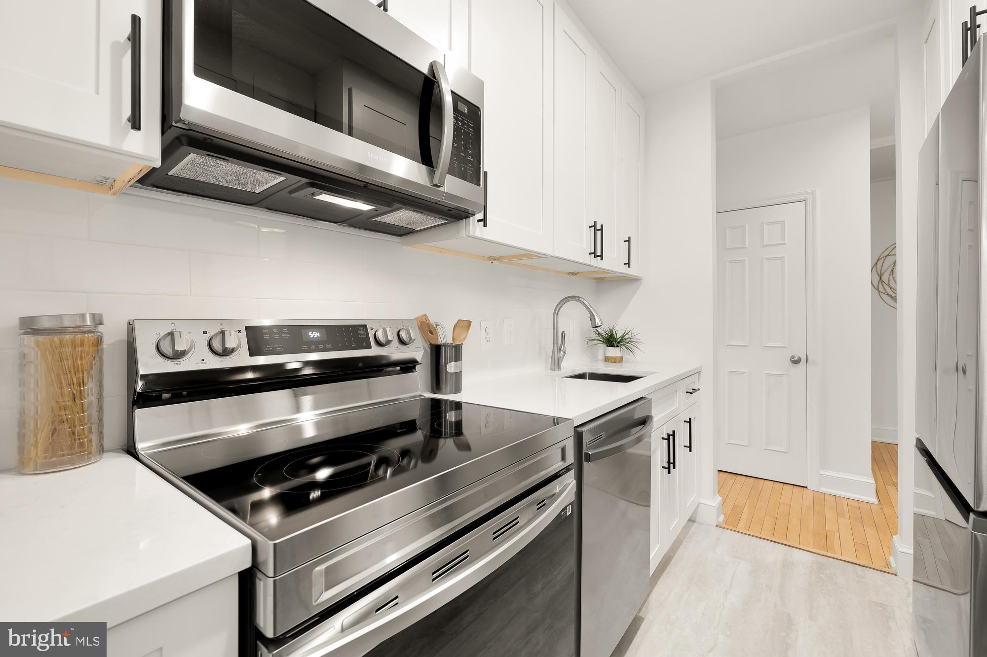 1916 17th St NW #302