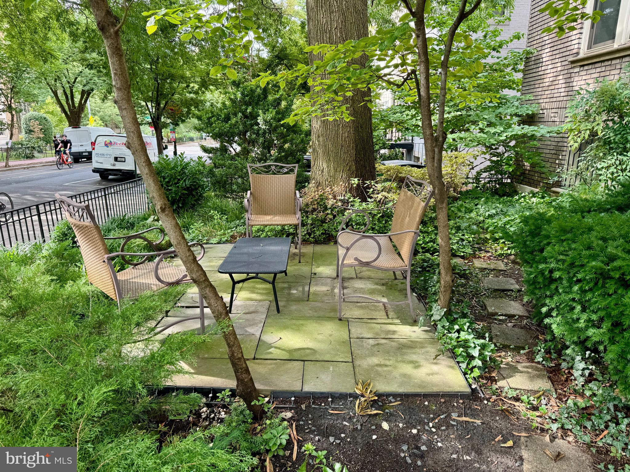 1916 17th St NW #302