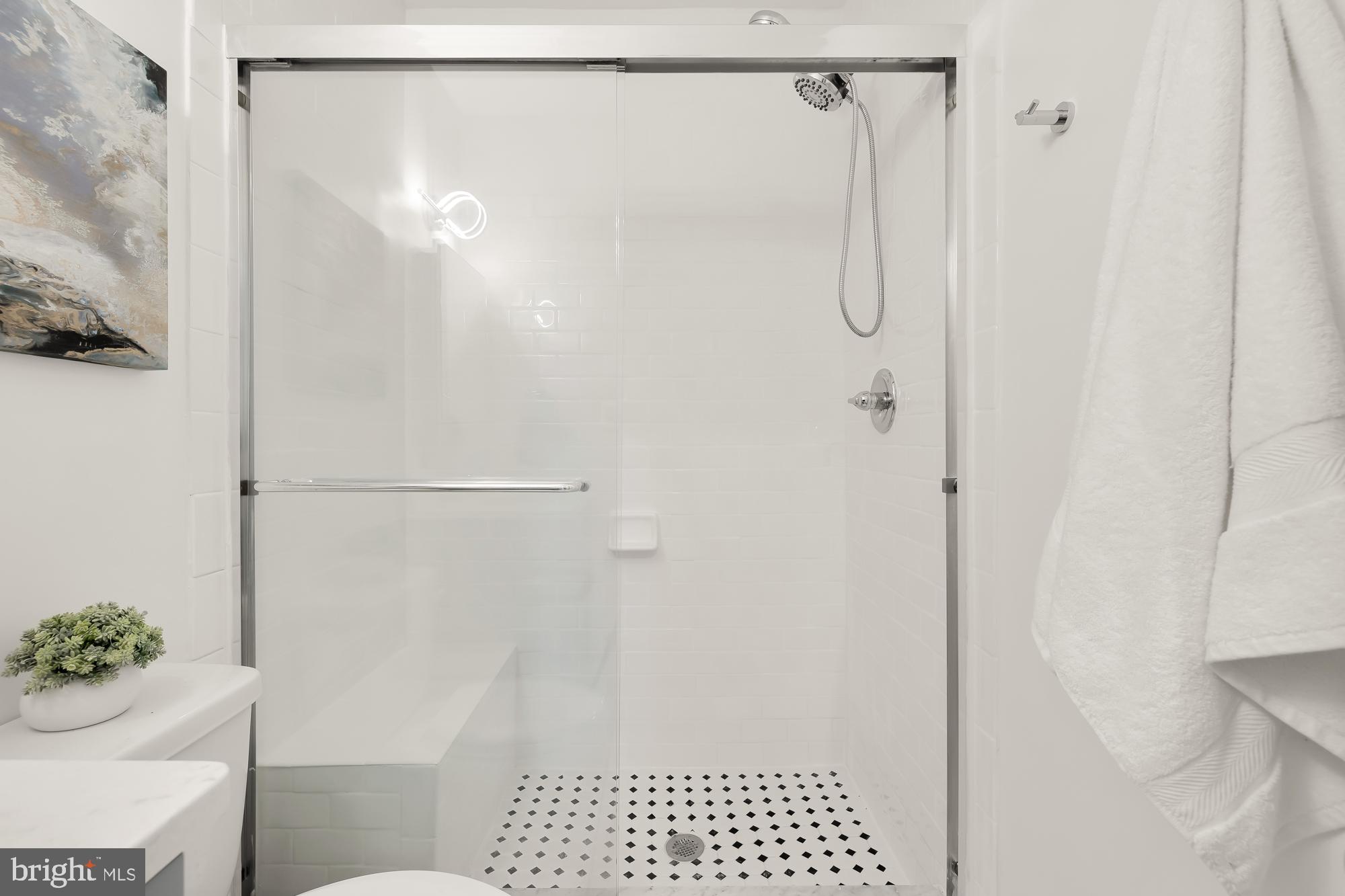 1916 17th St NW #302