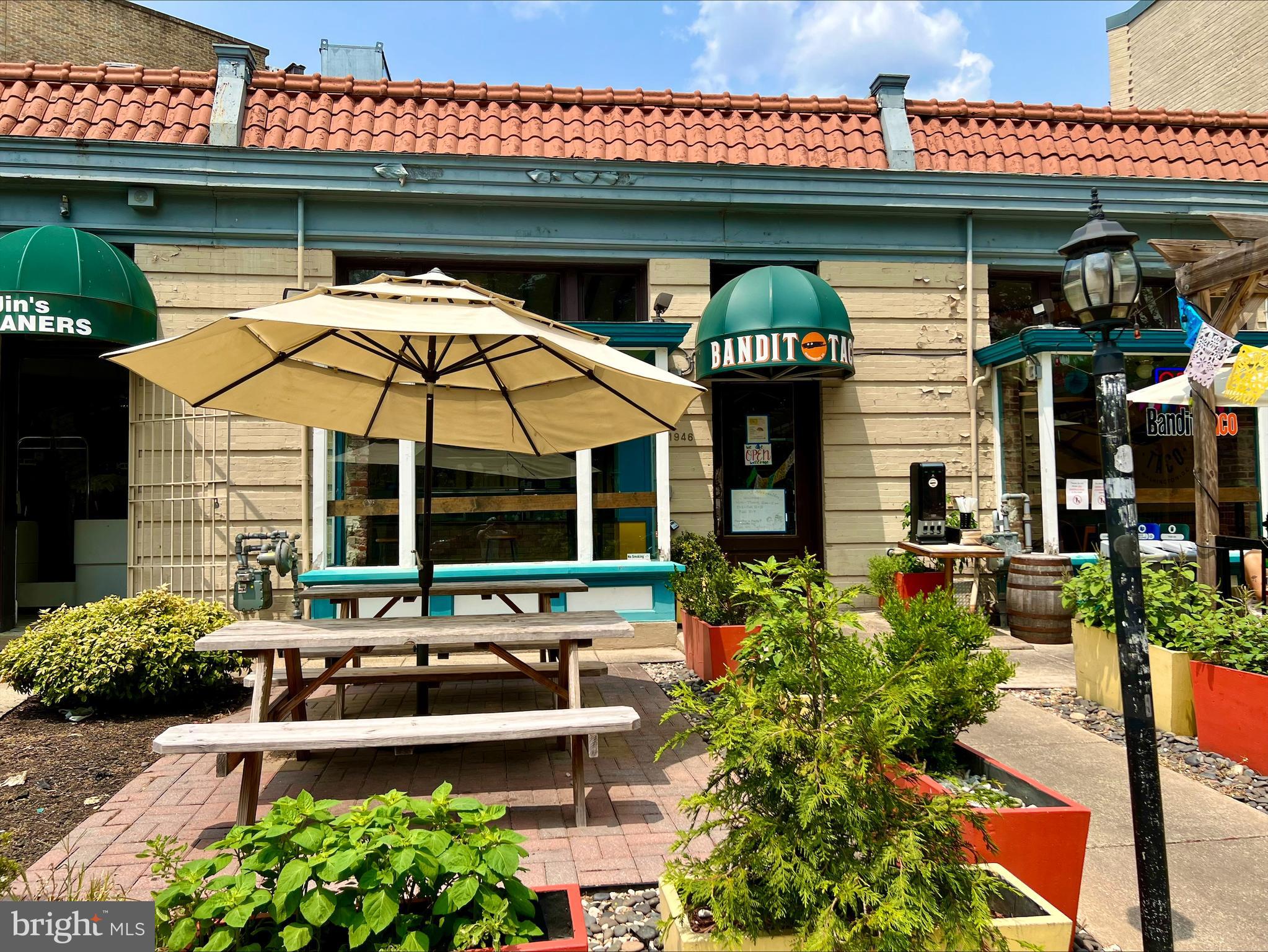 1916 17th St NW #302