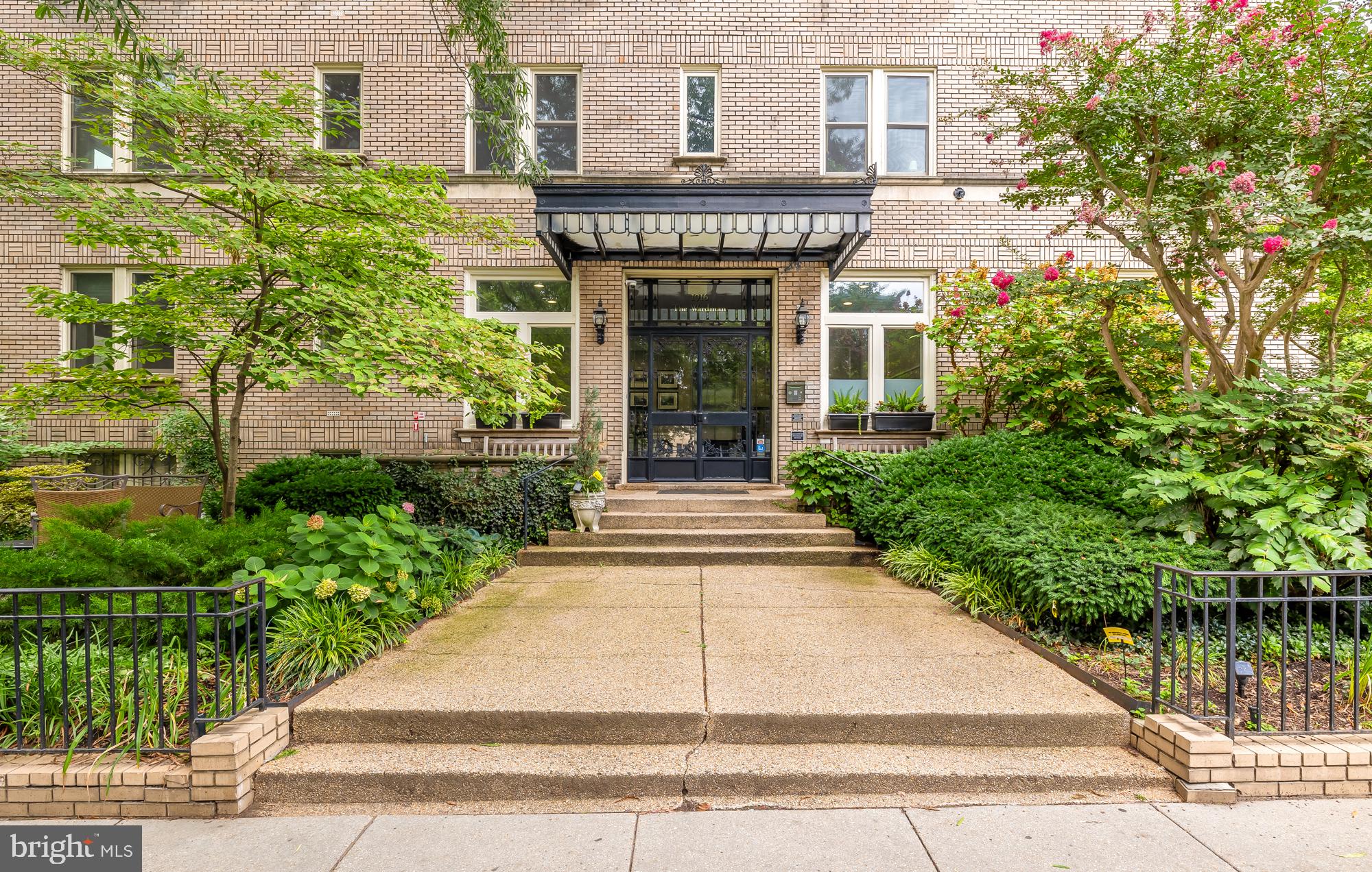 1916 17th St NW #302