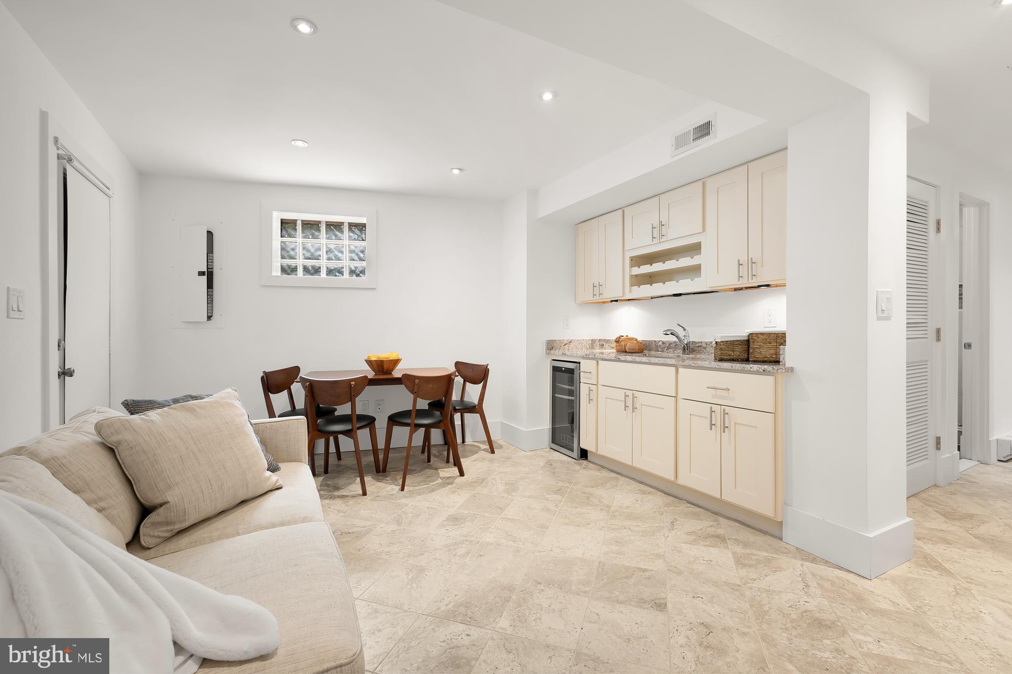 39 V St NE