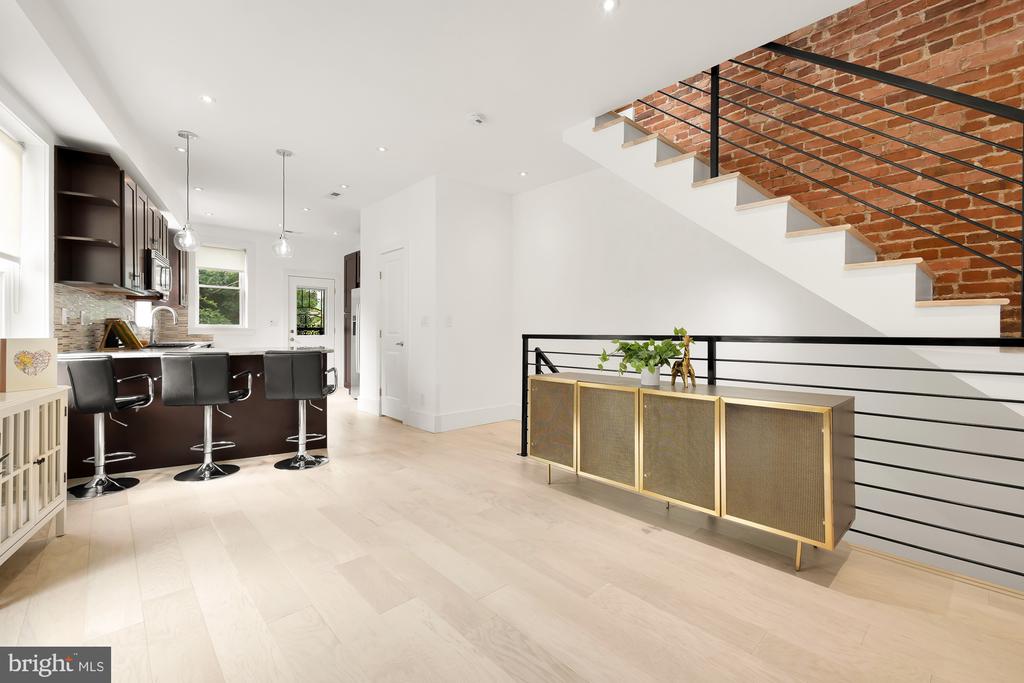 39 V St NE