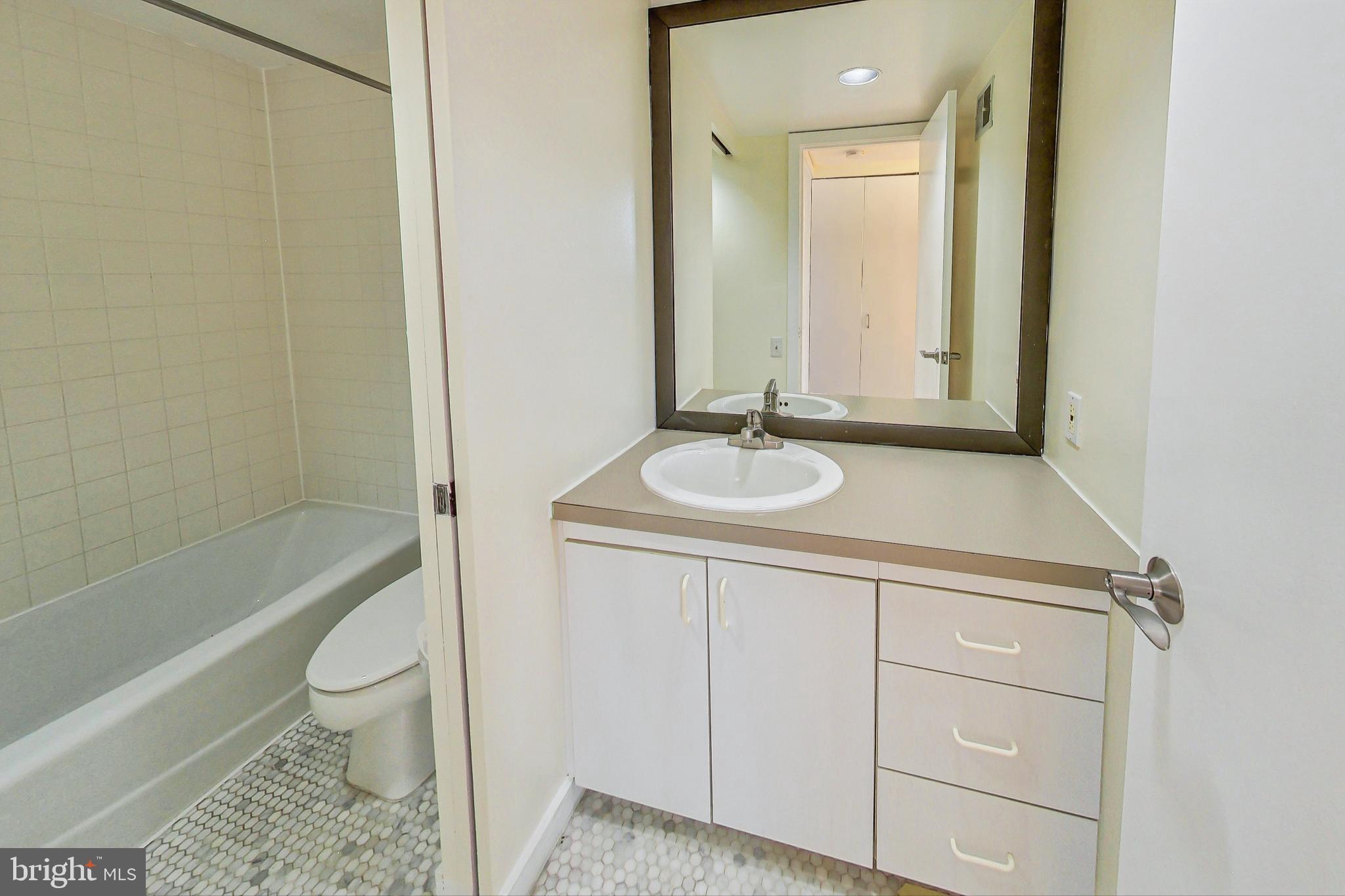 1840 California St NW #13a
