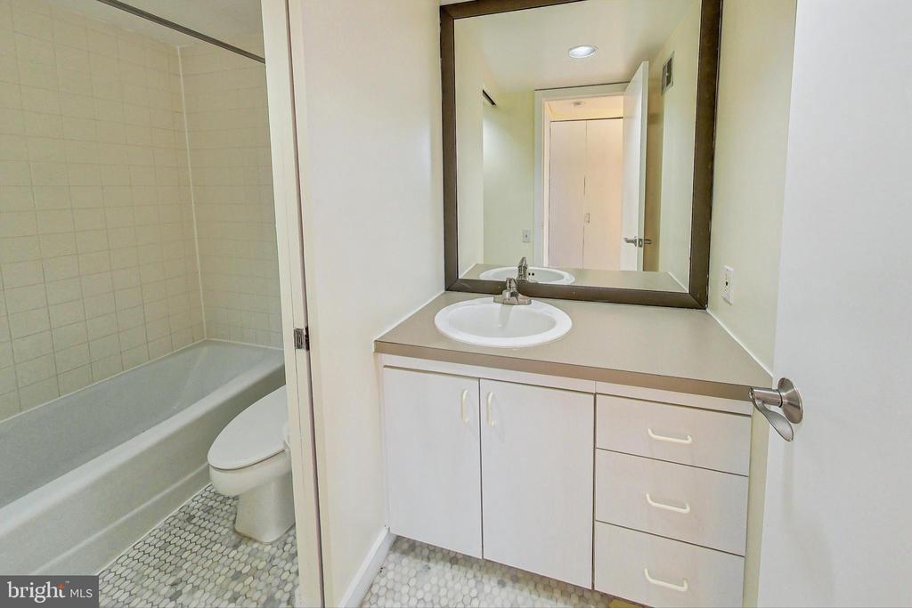 1840 California St NW #13a
