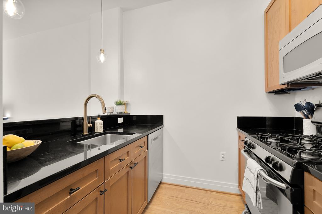 2120 Vermont Ave NW #303