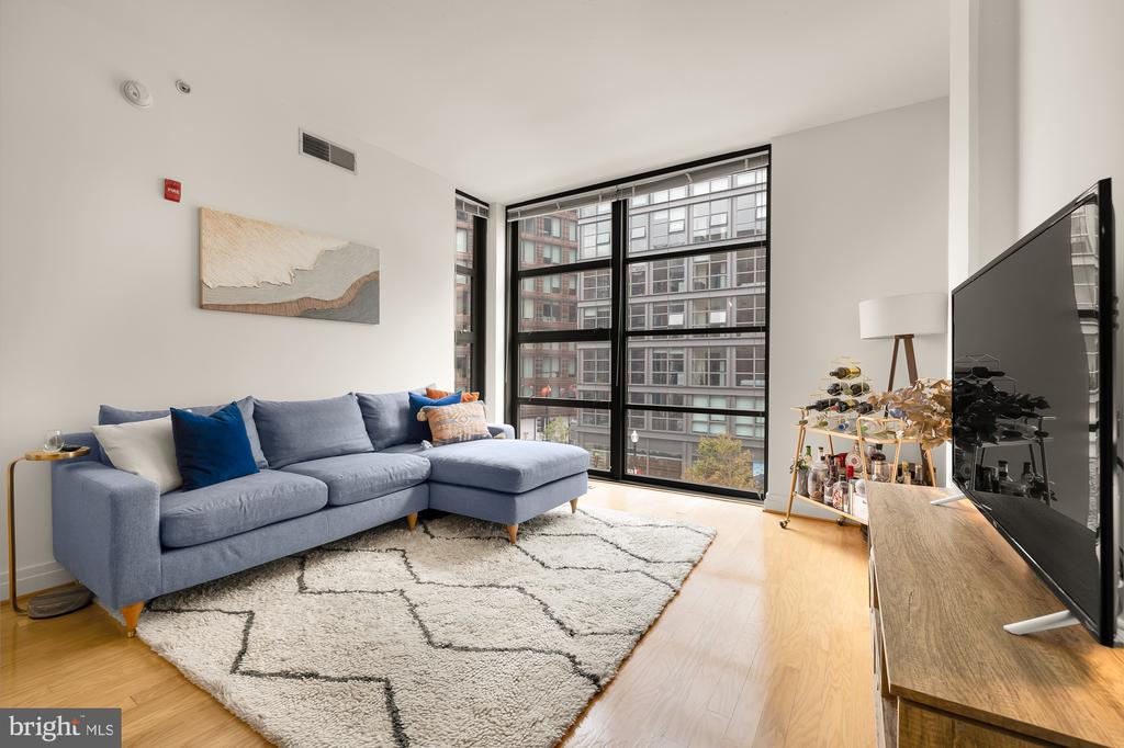 2120 Vermont Ave NW #303