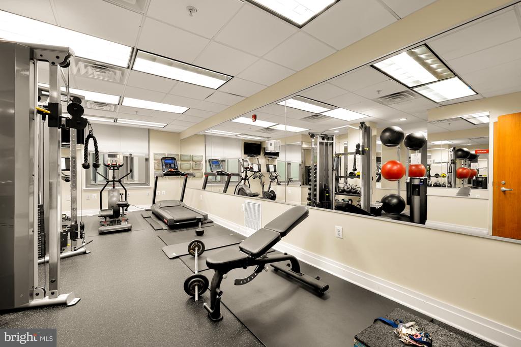 2120 Vermont Ave NW #303