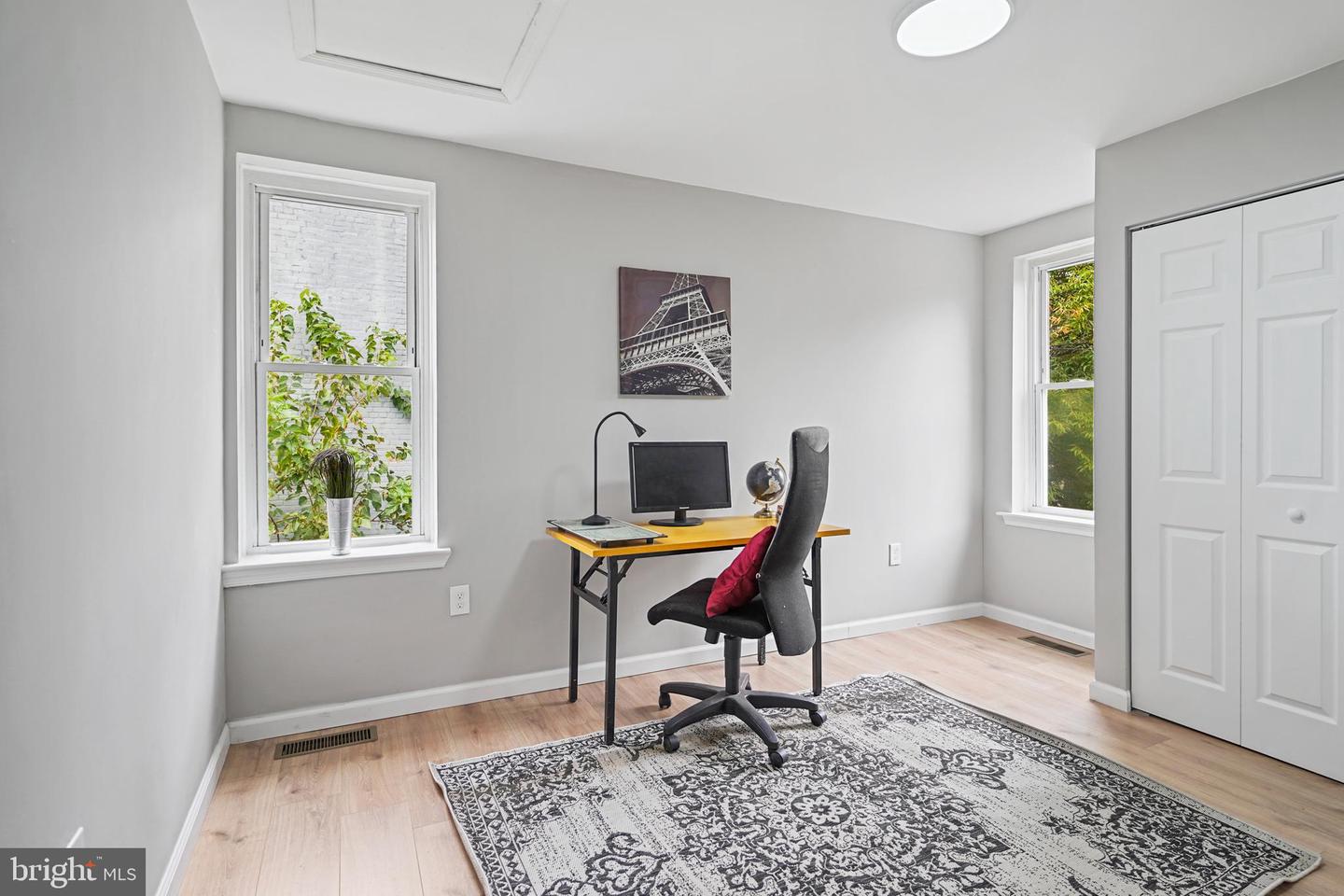 1524 1st St NW