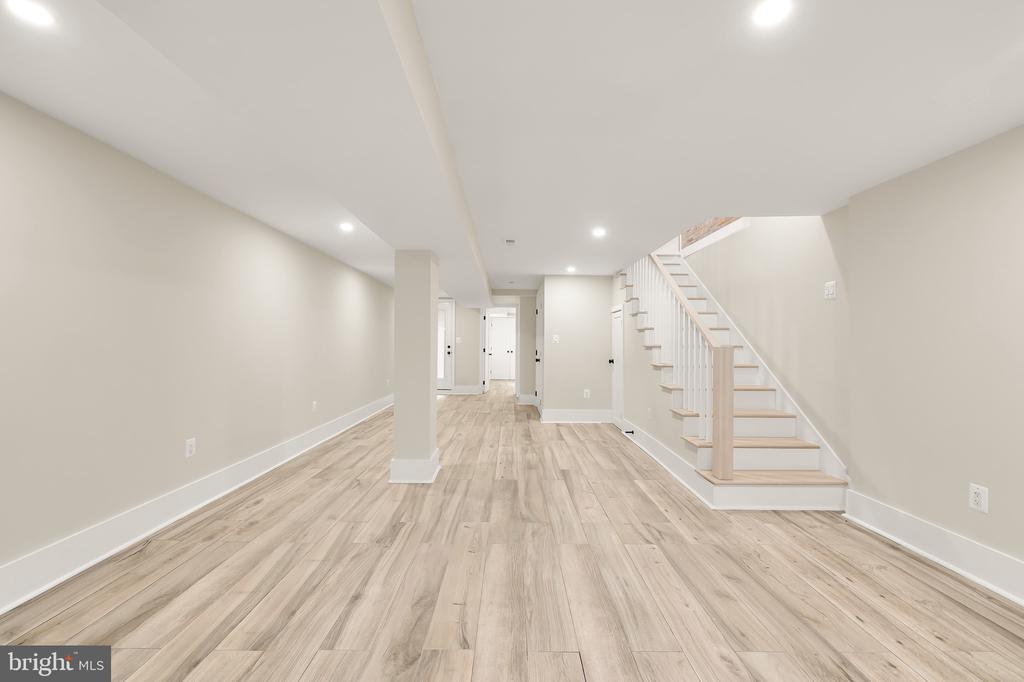32 Adams St NW