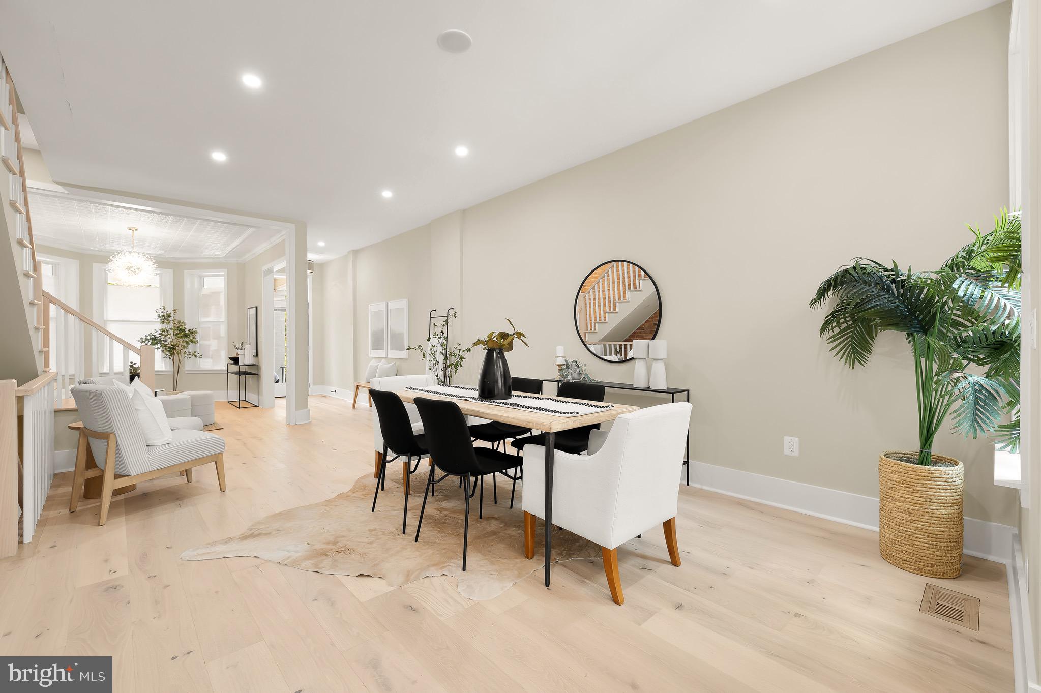 32 Adams St NW