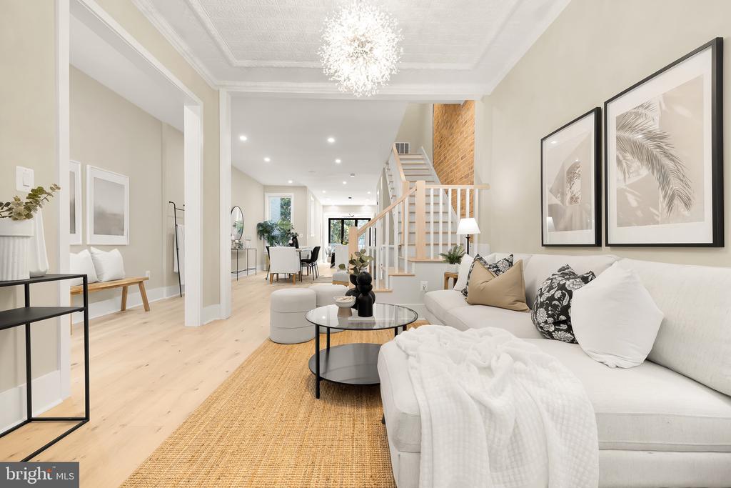 32 Adams St NW