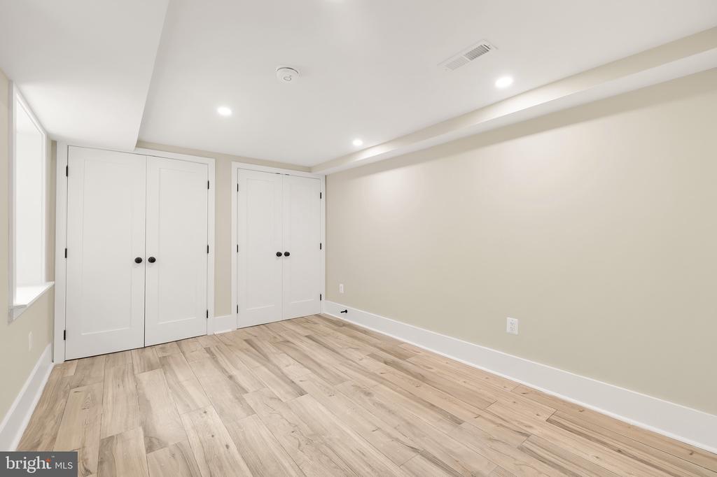 32 Adams St NW