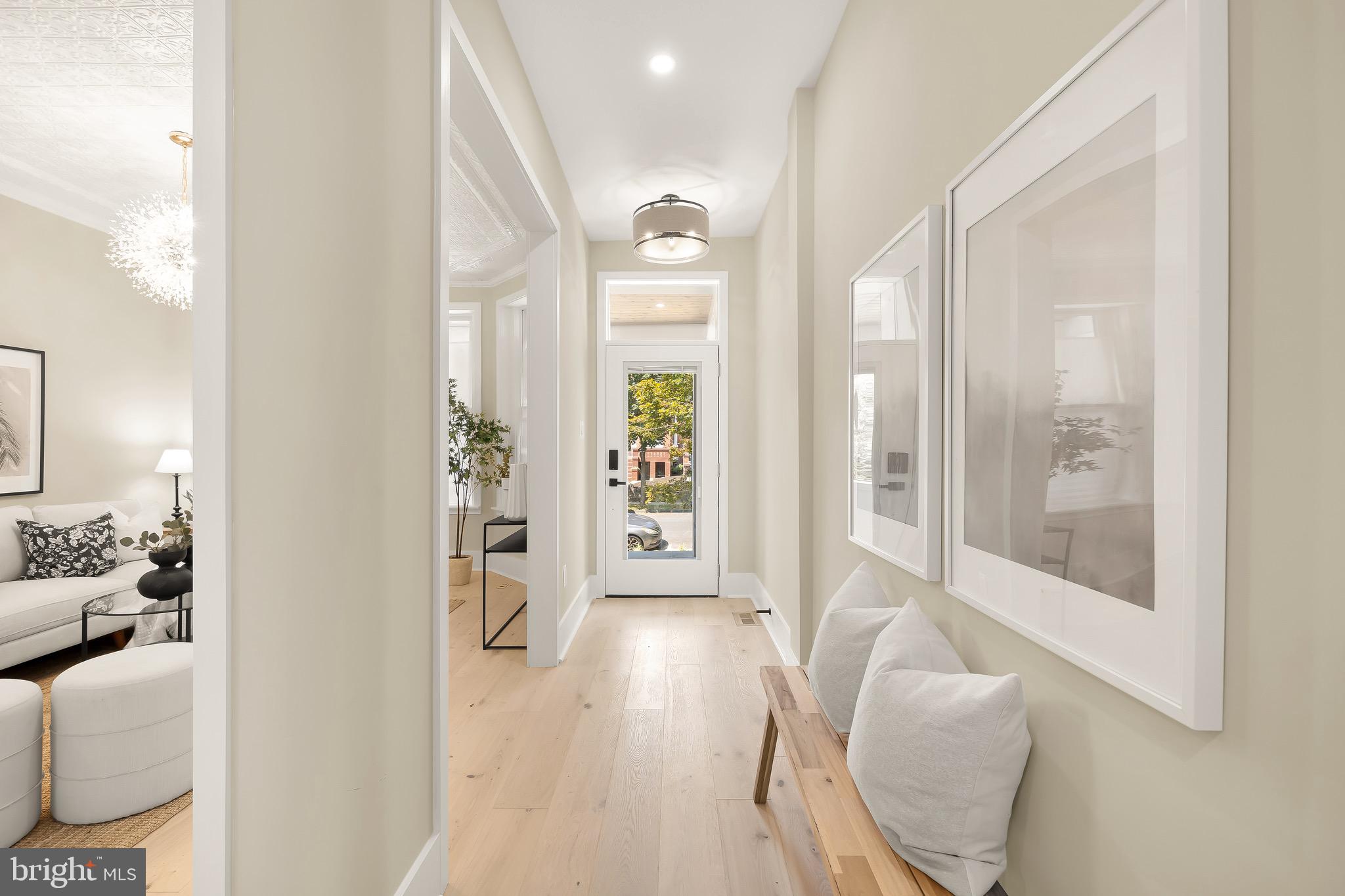 32 Adams St NW