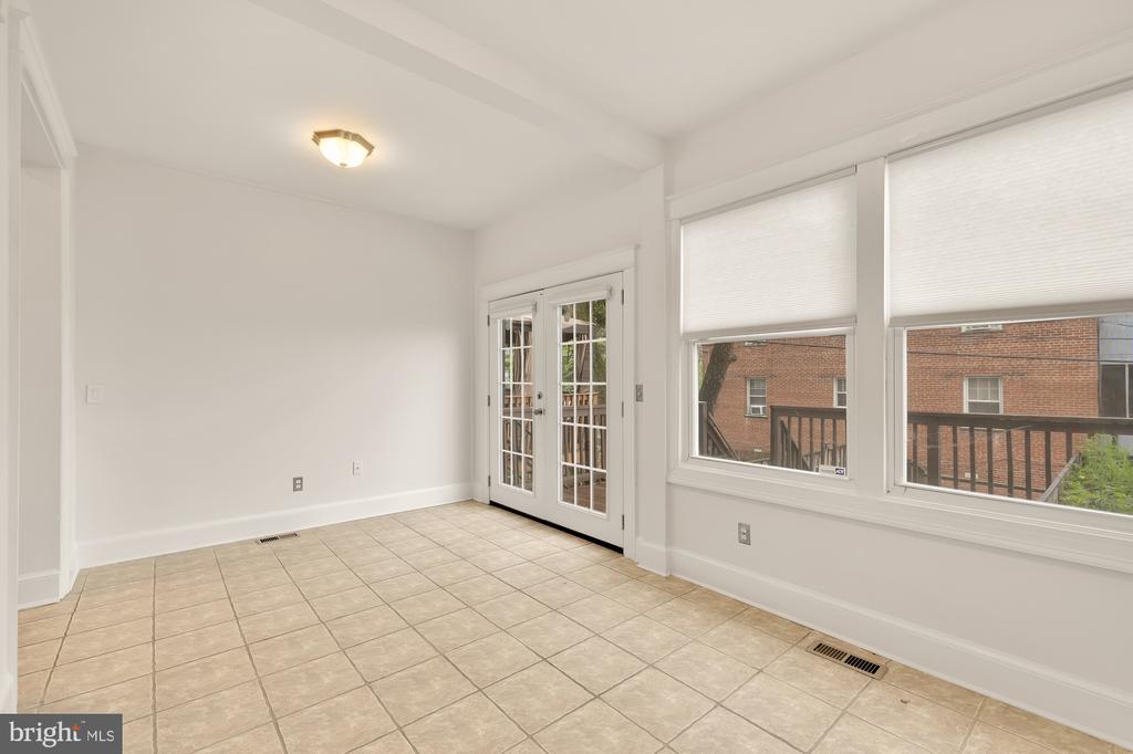 130 Madison St NW